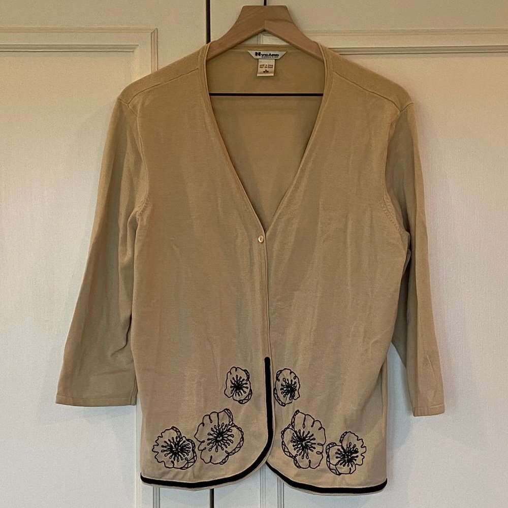 Embroidered flowers cardigan in cream, Size XL